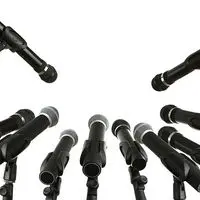 Les faits, rien que les faits : conférence de presse fictive